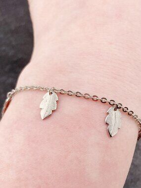 AVON Vintage "Soft Leaf" silver tone metal charm bracelet ~ Dainty 1980s jewelry
